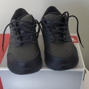 Black New Balance Sneakers sz 9.5 Wide